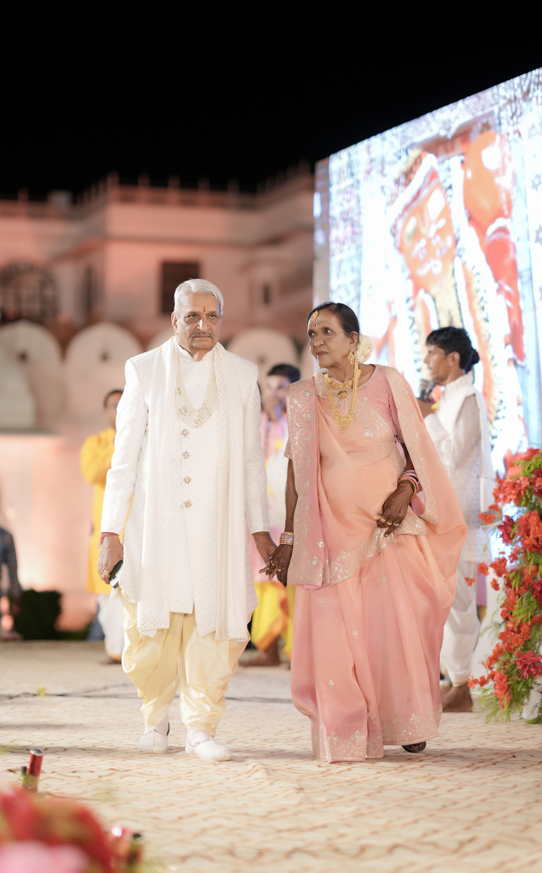 B.M. Sharma & Saroj Sharma wedding photography photograph in Jaipur, Rajasthan